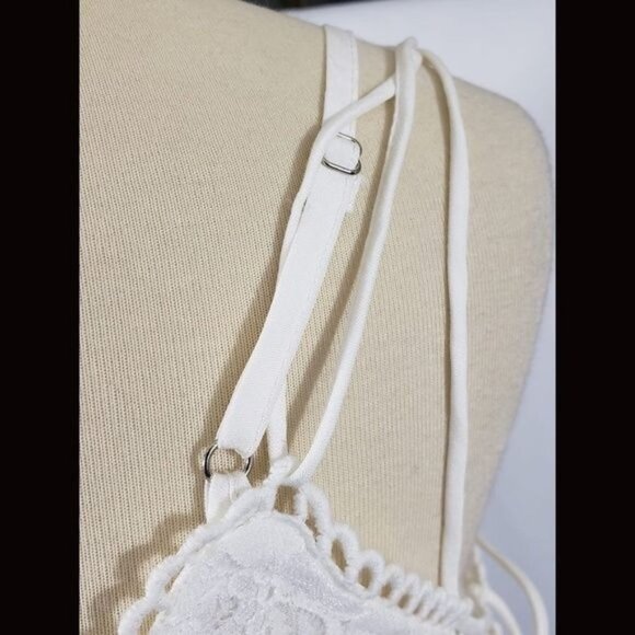 Boutique White Strappy Cold  Shoulder Lace Boho Shift Dress - Picture 9 of 10